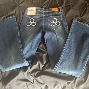 Ranch Dress’n bootcut jeans NWT size 8-10